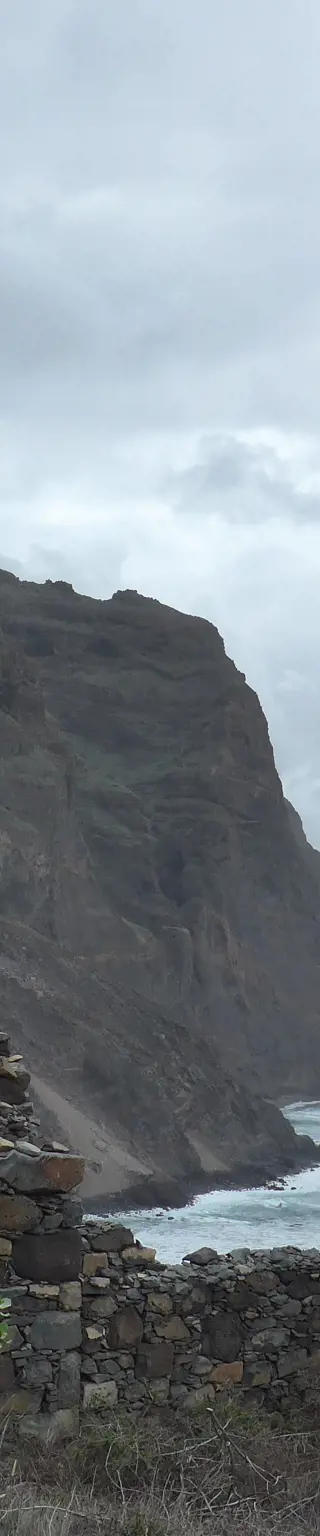 Folge den alten Eselspfaden entlang der Steilküste auf Santo Antão
